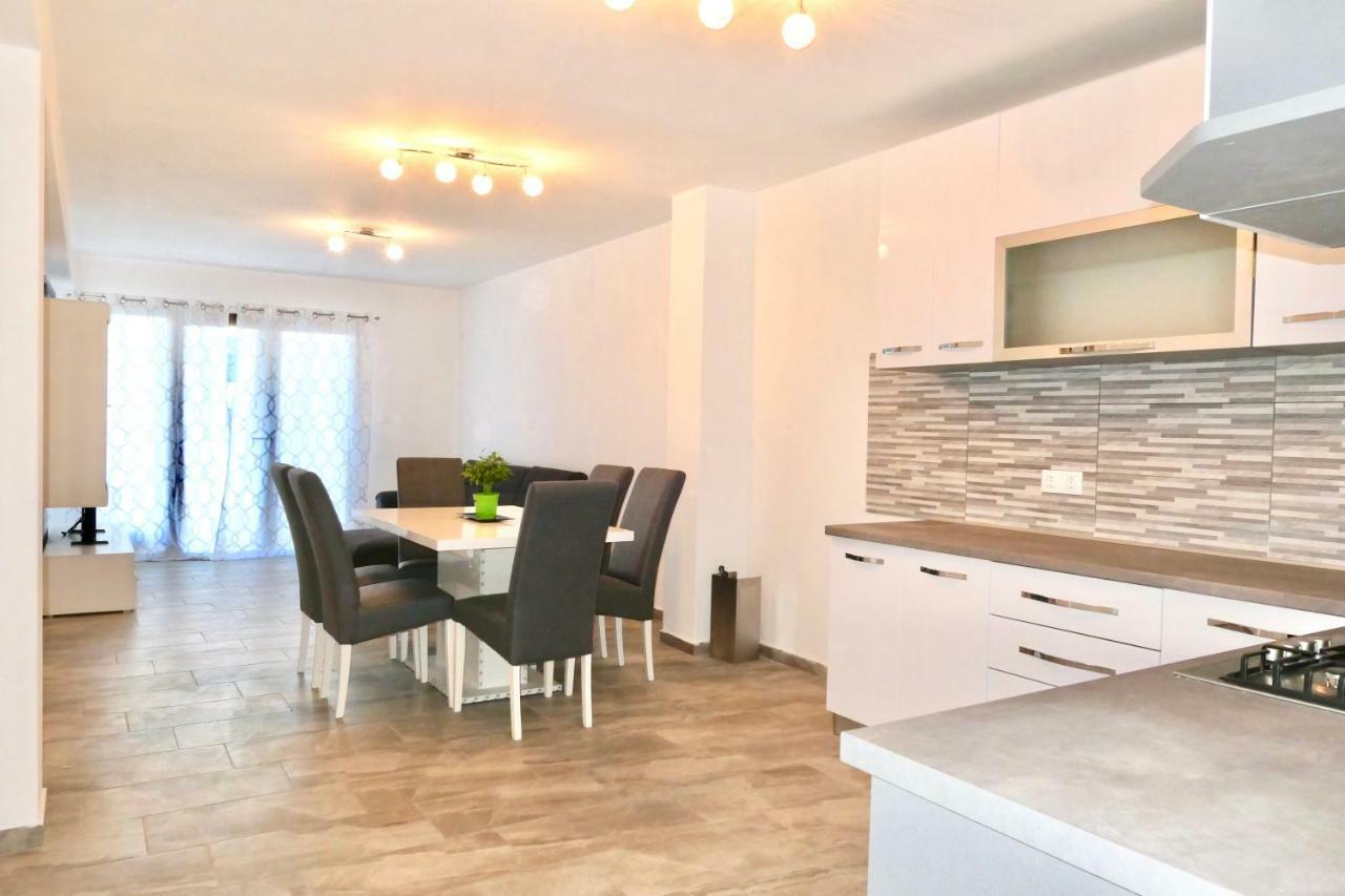 Antonia Apartments Zavalatica Exterior foto